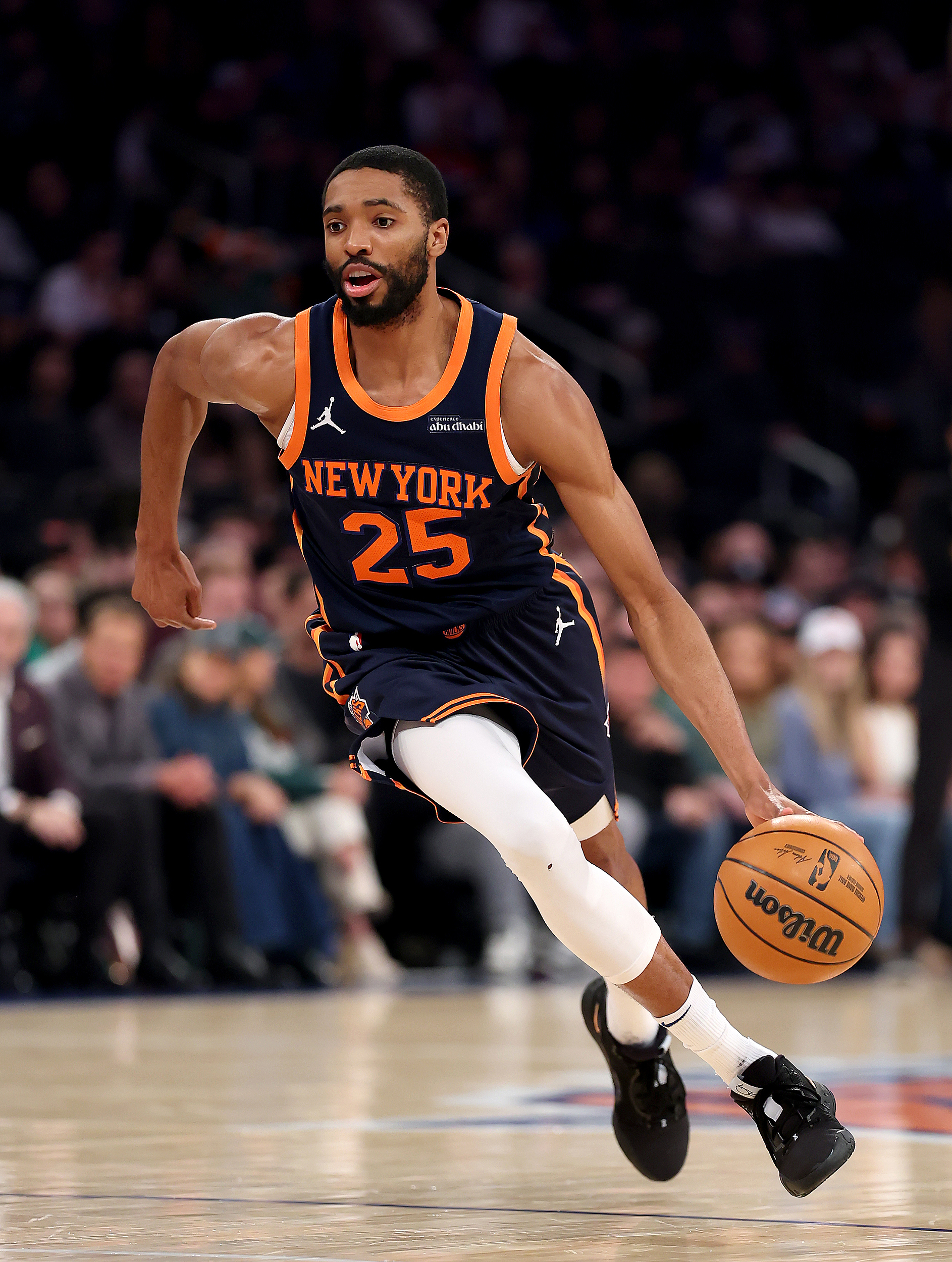 华体会下载-😦布里奇斯NBA生涯共出战556场常规赛和51场季后赛，从未有过缺席