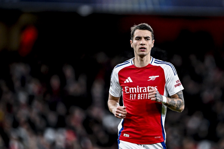 华体会HTH-镜报：阿森纳持续推进阵容调整，基维奥尔与海因潜在离队动态更新