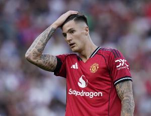 华体会体育-电讯报:舍什科更像韦霍斯特而非范尼,看似高大却头球技术存疑