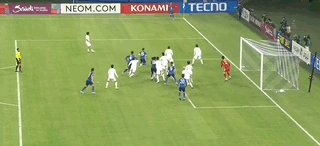 1733321092282065648.gif 华体会下载-【亚冠】路易斯头球鲍亚雄送点 申花1比2被蔚山逆转