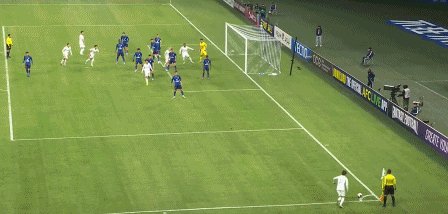 1733320852838005792.gif 华体会下载-【亚冠】路易斯头球鲍亚雄送点 申花1比2被蔚山逆转