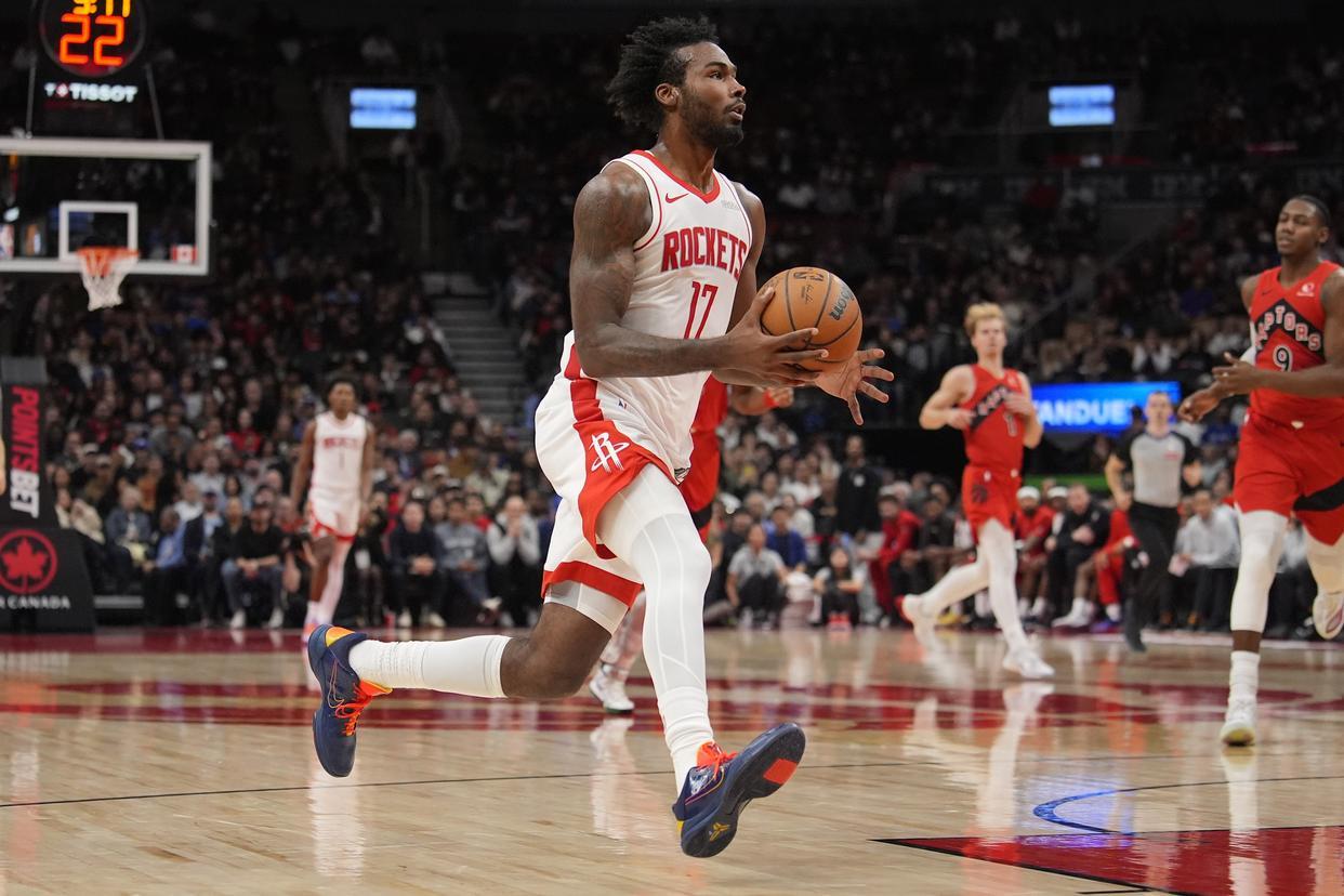 场均11+5,三分命中率超5成!恭喜火箭队,超级射手月底归队助力