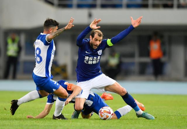 1681968565793077647.jpg 华体会HTH-沧州新队长:中超就像欧冠 肇俊哲希望我成领导者