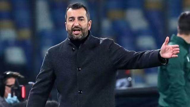 1654038507511018138.jpg 【早报】红土之王!纳达尔苦战4小时淘汰德约!