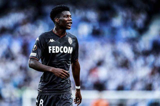 1654040186131036035.jpg 【早报】红土之王!纳达尔苦战4小时淘汰德约!