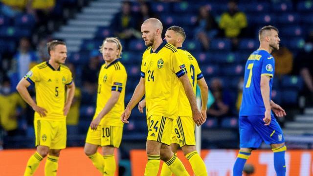 1653144923682055169.jpeg 华体会体育-大连人外援丹尼尔森还会回来吗?他一样在等解约…