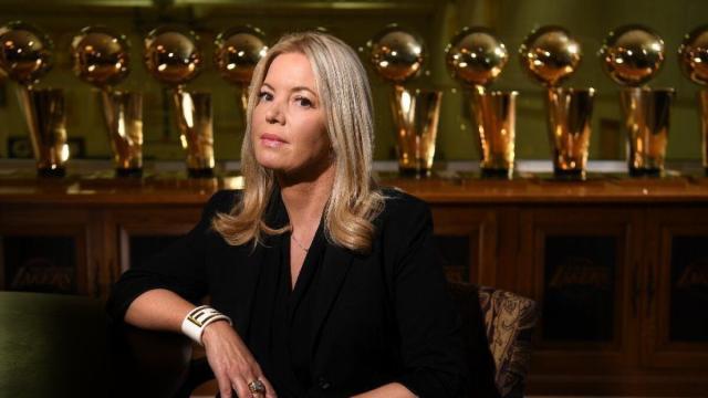 1652286111276039633.jpeg 华体会HTH-詹姆斯团队插手湖人事务?珍妮·巴斯:我才是话事人