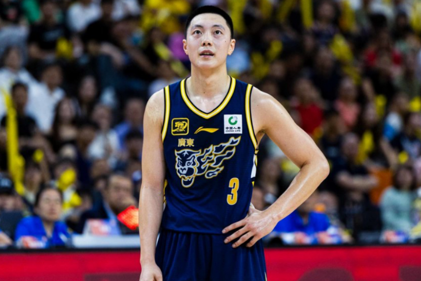 燃尽！胡明轩23+6+5三分创今年季后赛新高 加时赛拼到5犯下场