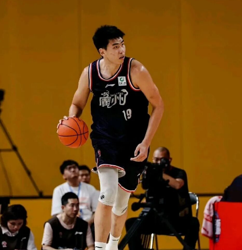 华体会HTH-CBA男篮最新动态!广东男篮vs广州男篮,赛前带来广东男篮徐杰、胡明轩、拉科塞维奇以及广州男篮徐昕最新消息